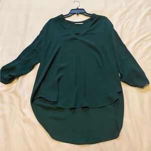 Lush Women's Deep Green V-Neck Hi-Low Blouse